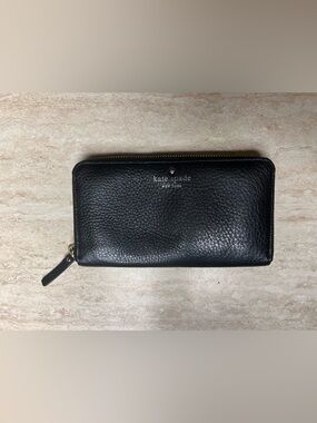 kate spade Black Leather Logo Zip Wallet with Gold Spade Accent